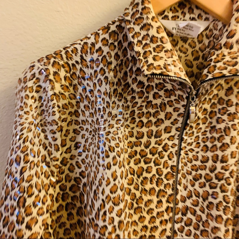 Exclusively Misook Leopard Print Jacket - image 4